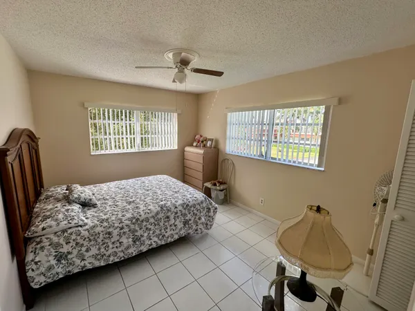 $2,200 | 5300 Washington Street, Unit L240, Hollywood, FL 33021