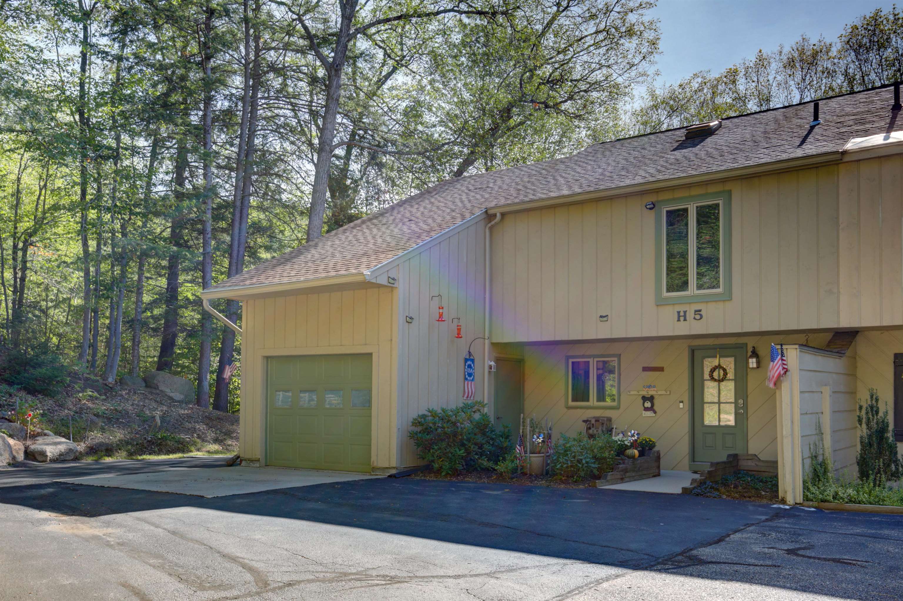 106 Vista View Road, Unit H5 Conway, NH 03860 - Photo 2 of 39 Gallery Image 2