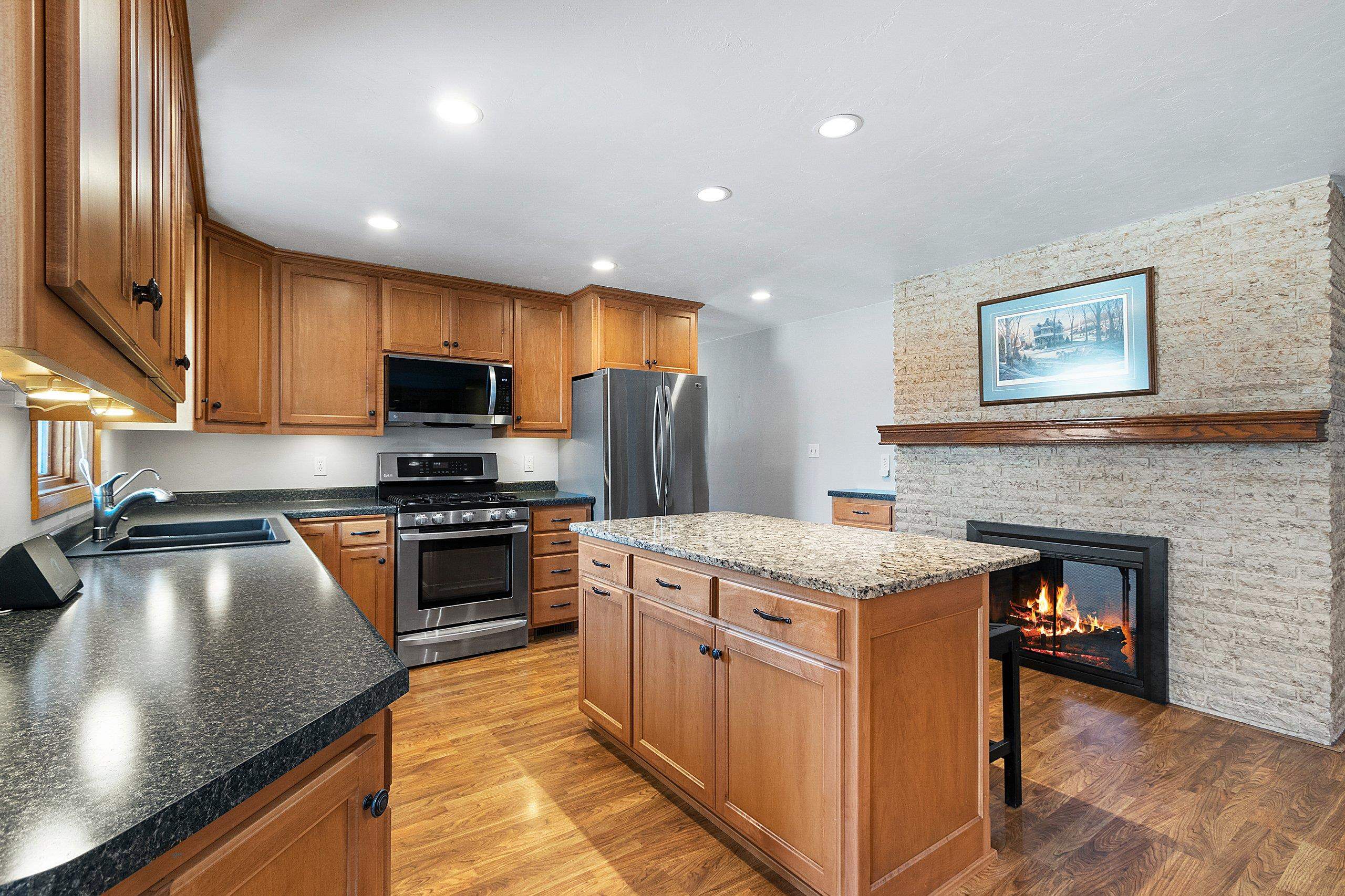 962 South Northview Road Green Bay, WI 54311 - Photo 16 of 68