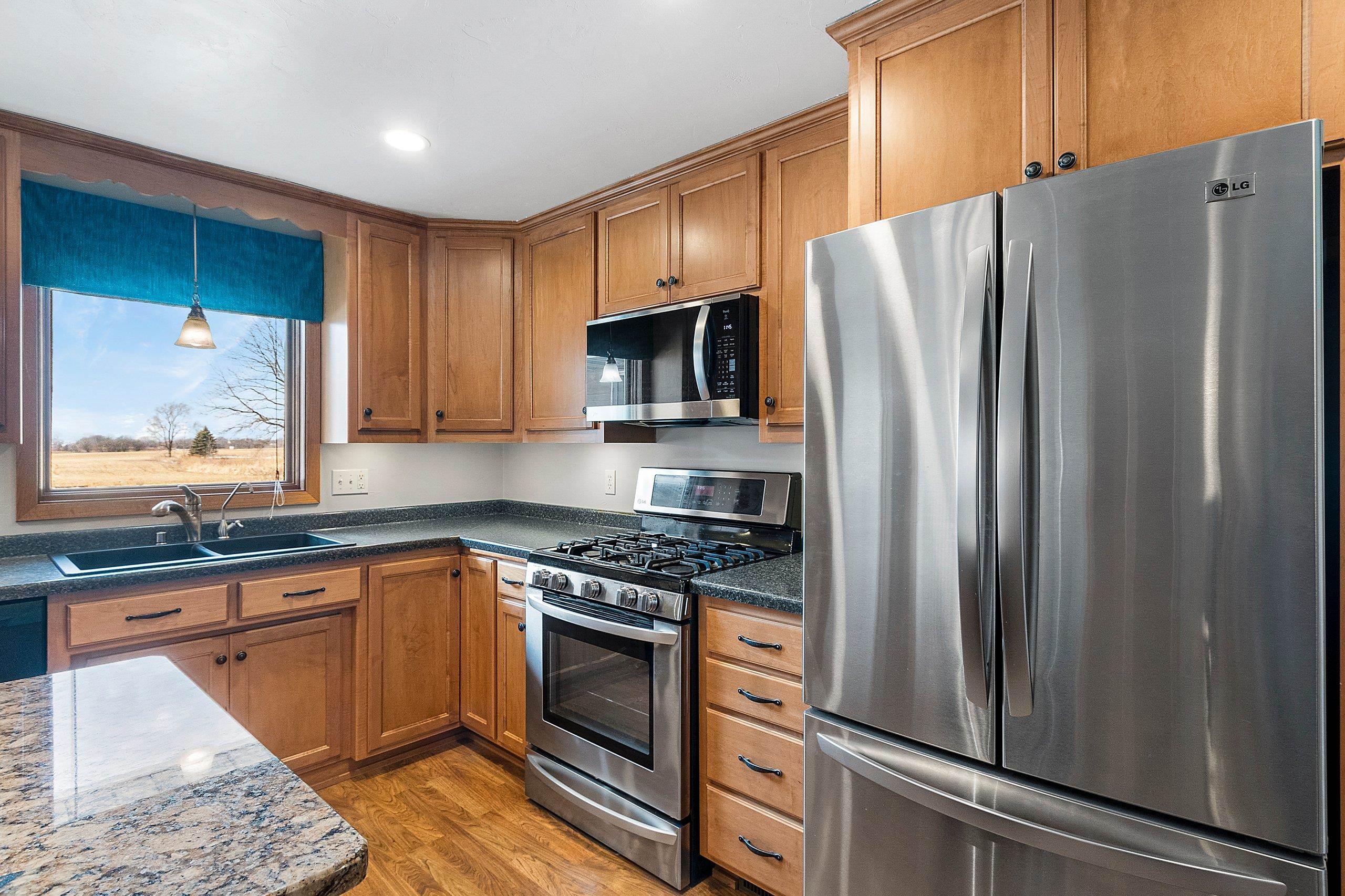 962 South Northview Road Green Bay, WI 54311 - Photo 17 of 68