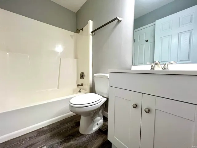 $164,900 | 9011 South Pointe Ridge Lane, Unit 6, Bloomington, IN 47401