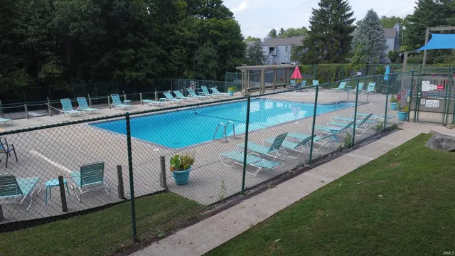 $164,900 | 9011 South Pointe Ridge Lane, Unit 6, Bloomington, IN 47401