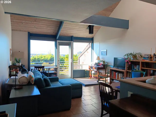 $147,500 | 1000 Southeast Bay Blvd. Boulevard, Unit J427, Newport, OR 97365