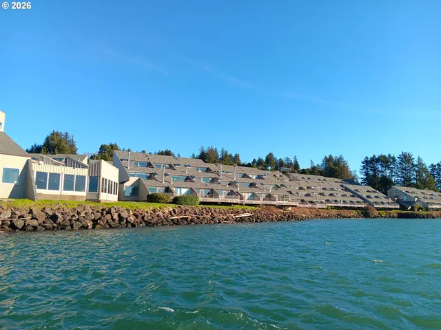 $147,500 | 1000 Southeast Bay Blvd. Boulevard, Unit J427, Newport, OR 97365