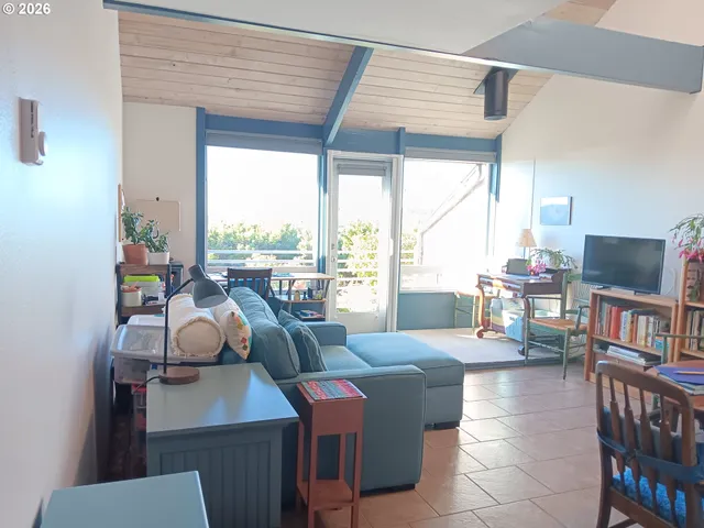 $147,500 | 1000 Southeast Bay Blvd. Boulevard, Unit J427, Newport, OR 97365