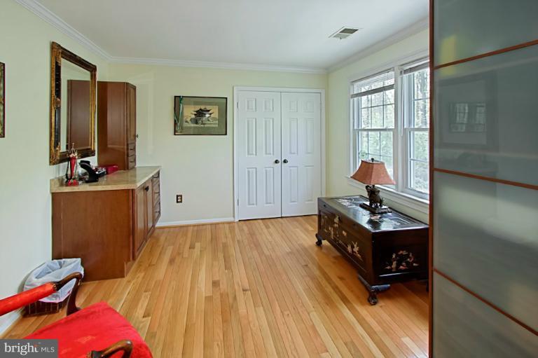 Bedroom (Master)