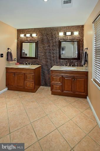 2320 Staley Road Reston, VA 20191 - Photo 11 of 30 Bath (Master)