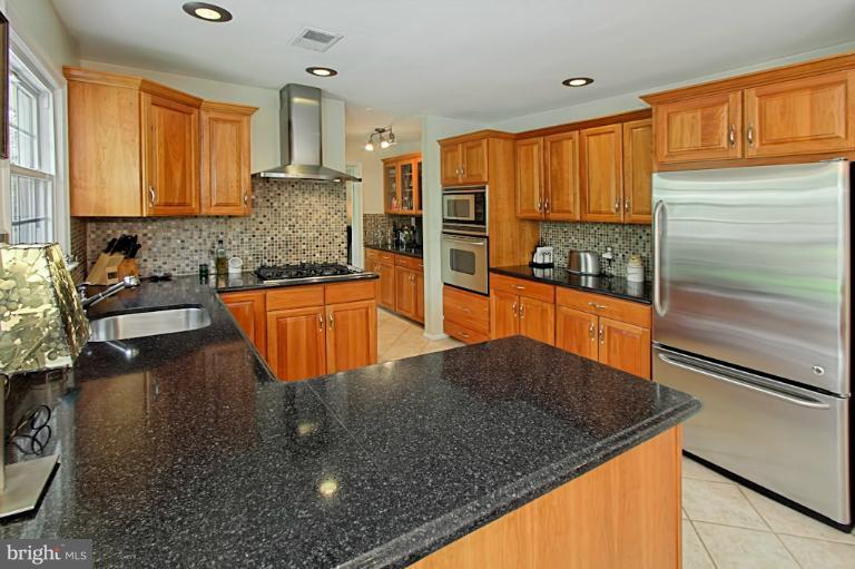 2320 Staley Road Reston, VA 20191 - Photo 18 of 30 Kitchen