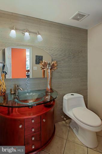 2320 Staley Road Reston, VA 20191 - Photo 23 of 30 Bath