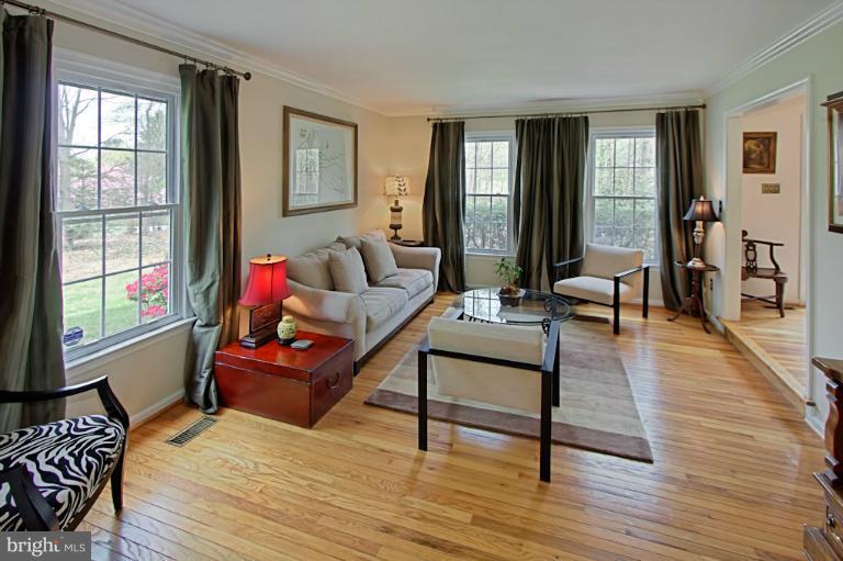 2320 Staley Road Reston, VA 20191 - Photo 10 of 30 Living Room