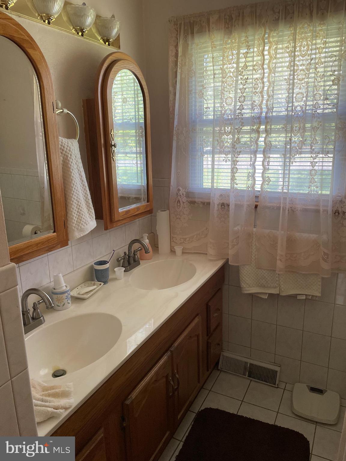 130 South 2nd Road Hammonton, NJ 08037 - Photo 9 of 23 Full Bath