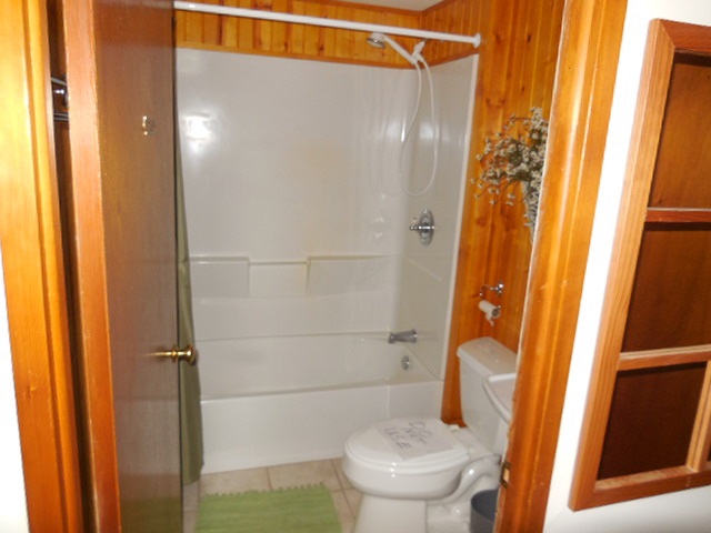 8130 Long Lake Road Hale, MI 48739 - Photo 21 of 34 1814300-20.JPG