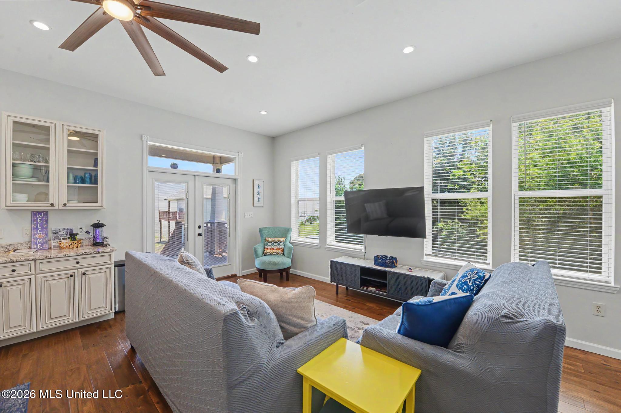 5125 East Belle Fontaine Road Ocean Springs, MS 39564 - Photo 5 of 37 004