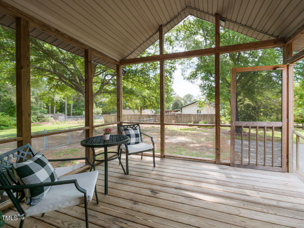 235 Stephenson Road Benson, NC 27504 - Photo 27 of 31 027-1280x960-screen-porch