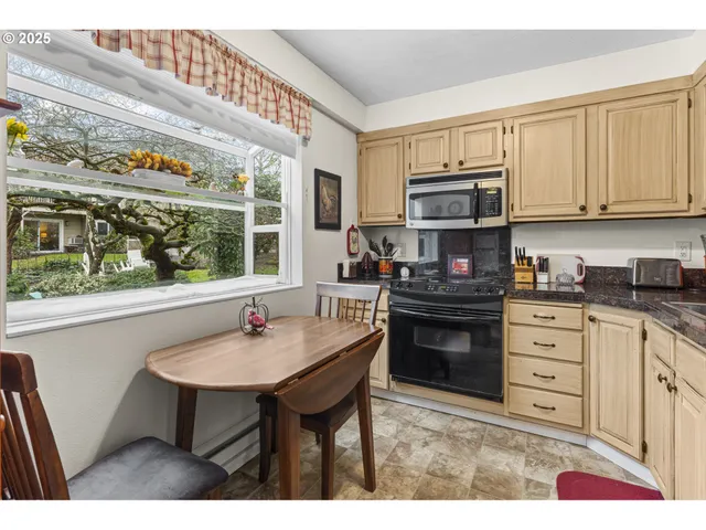 $249,950 | 10960 Southwest Meadowbrook Drive, Unit 10, Portland, OR 97224