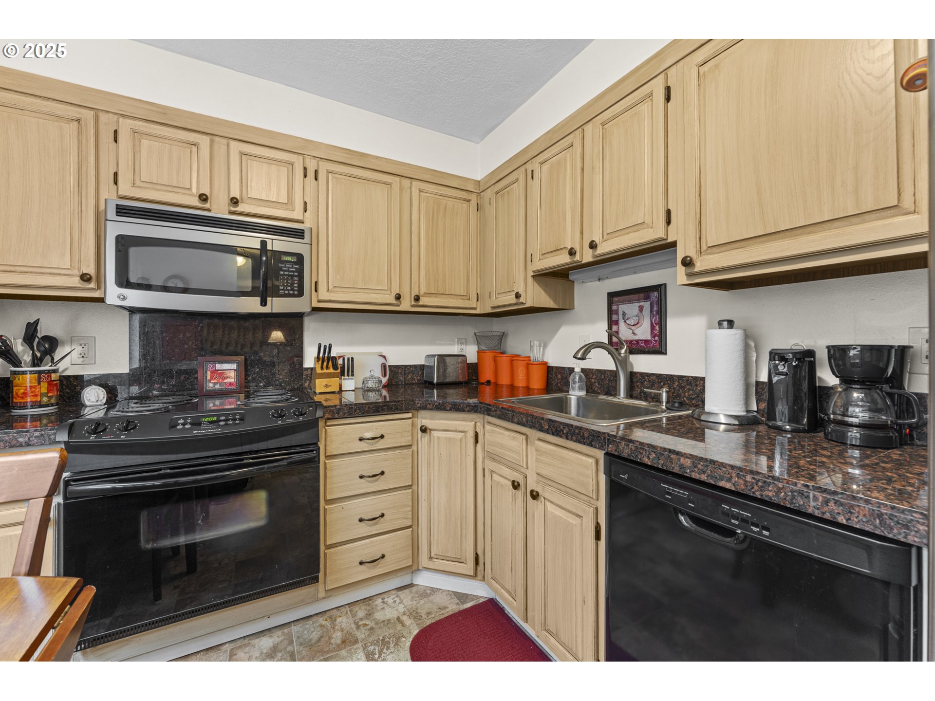 10960 Southwest Meadowbrook Drive, Unit 10 Tigard, OR 97224 - Photo 13 of 31