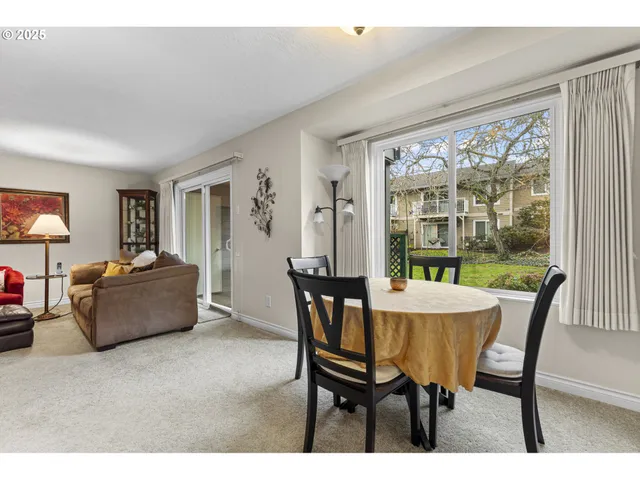 $249,950 | 10960 Southwest Meadowbrook Drive, Unit 10, Portland, OR 97224