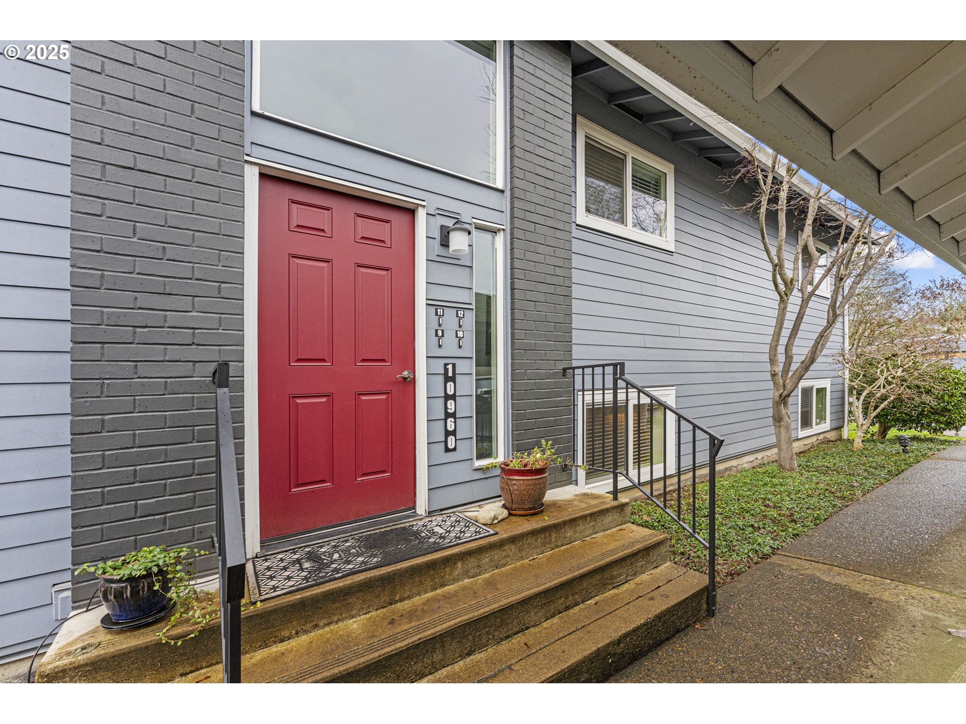 10960 Southwest Meadowbrook Drive, Unit 10 Tigard, OR 97224 - Photo 4 of 31