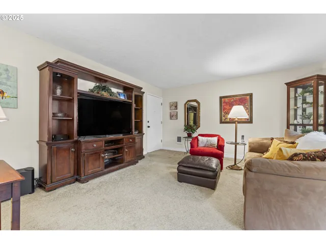 $249,950 | 10960 Southwest Meadowbrook Drive, Unit 10, Portland, OR 97224