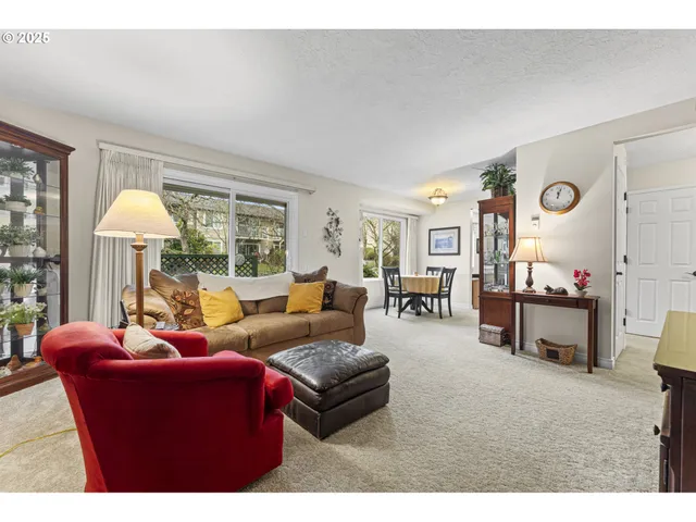 $249,950 | 10960 Southwest Meadowbrook Drive, Unit 10, Portland, OR 97224