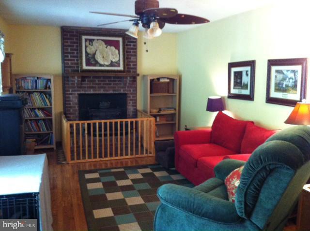 1867 Khyber Pass Road Linden, VA 22642 - Photo 8 of 20 Den