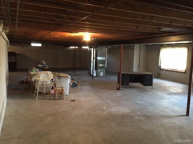 6897 Hatchery Road Waterford, MI 48327 - Photo 6 of 14 hat3.JPG