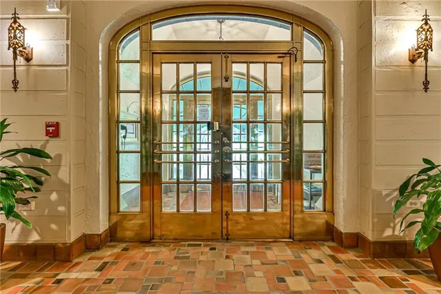 $169,500 | 166 North Dithridge Street, Unit 1F, Pittsburgh, PA 15213