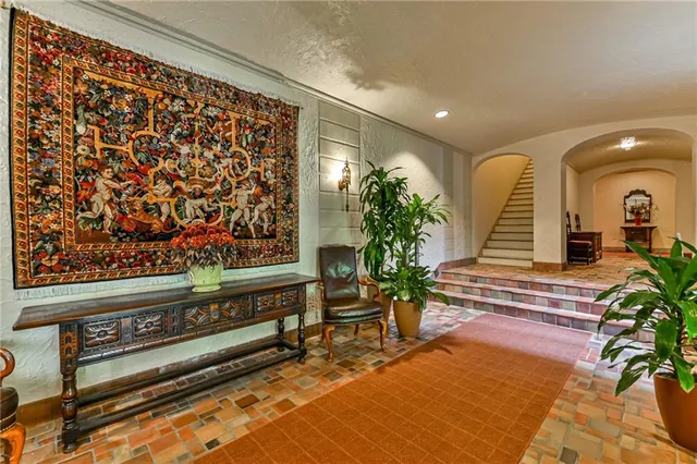 $169,500 | 166 North Dithridge Street, Unit 1F, Pittsburgh, PA 15213