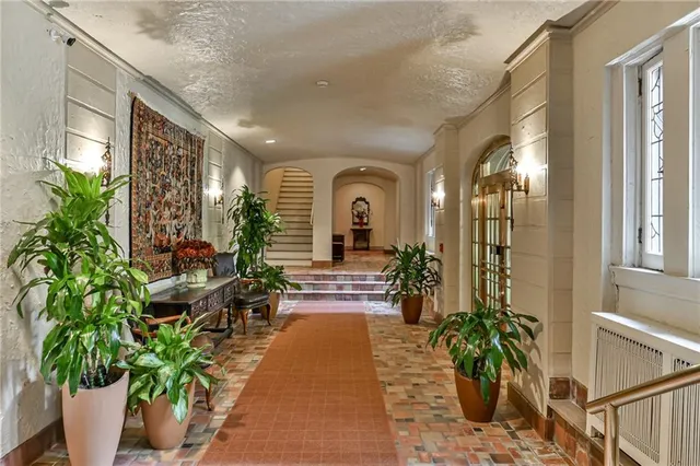 $169,500 | 166 North Dithridge Street, Unit 1F, Pittsburgh, PA 15213