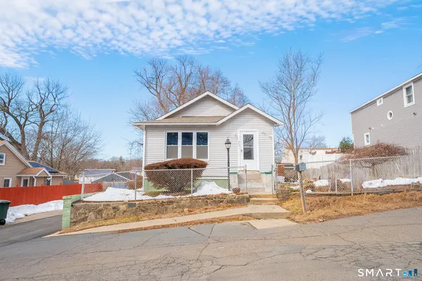 $259,900 | 360 Saunders Avenue, Bridgeport, CT 06606