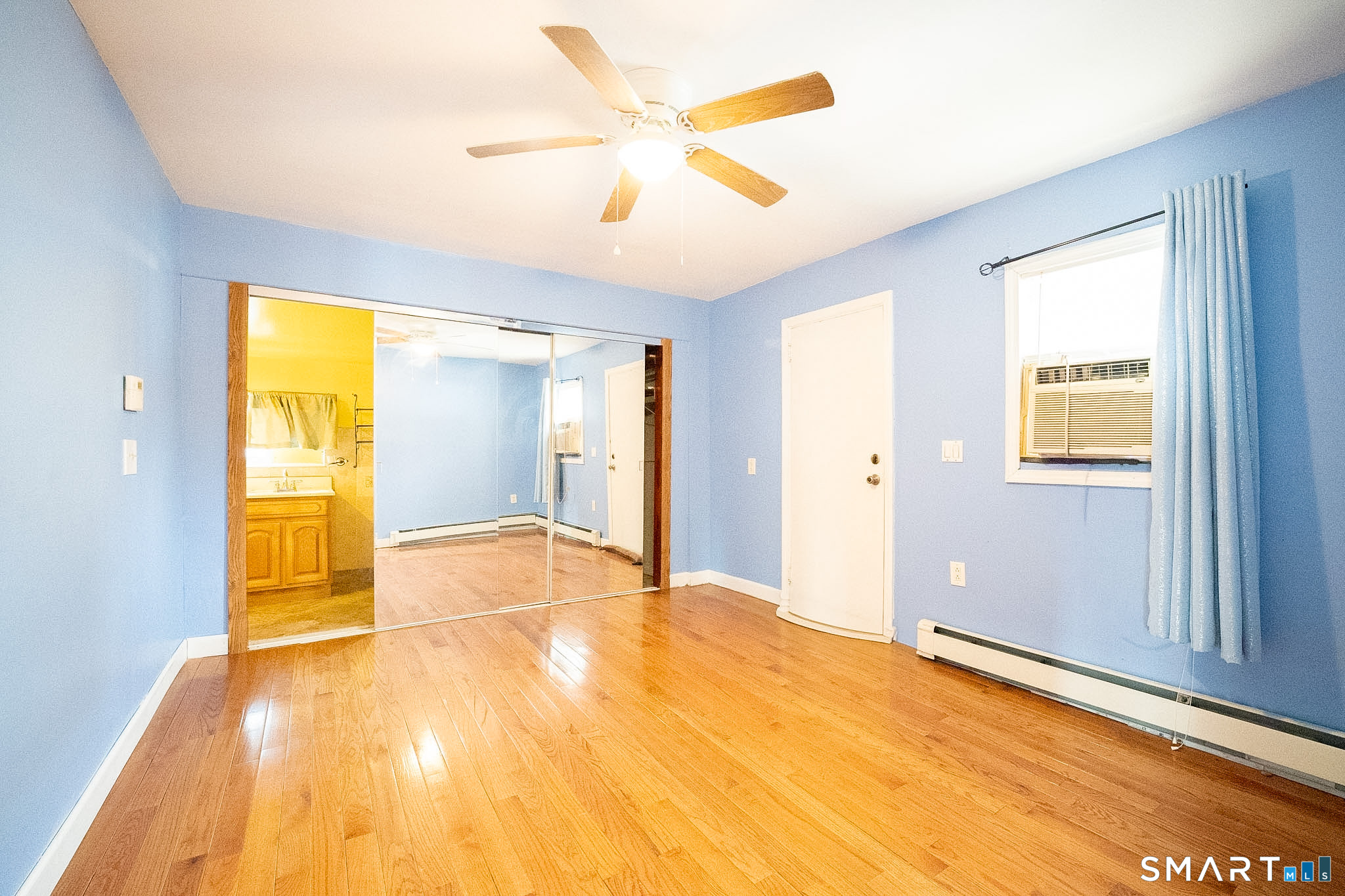 360 Saunders Avenue Bridgeport, CT 06606 - Photo 2 of 8
