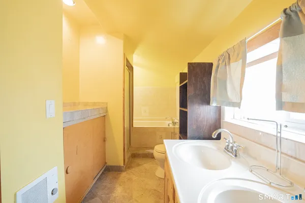 $259,900 | 360 Saunders Avenue, Bridgeport, CT 06606