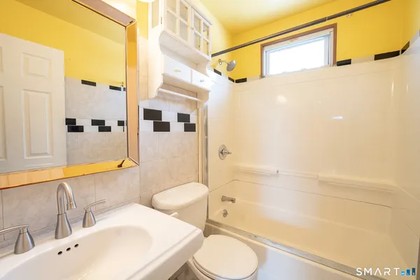 $259,900 | 360 Saunders Avenue, Bridgeport, CT 06606