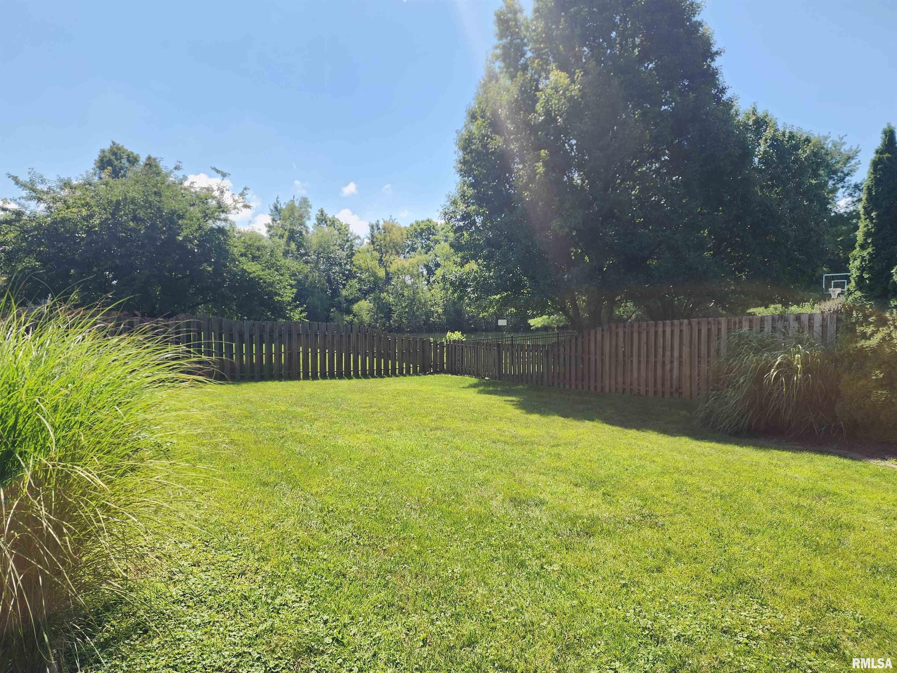 404 Treeline Lane Springfield, IL 62703 - Photo 8 of 58