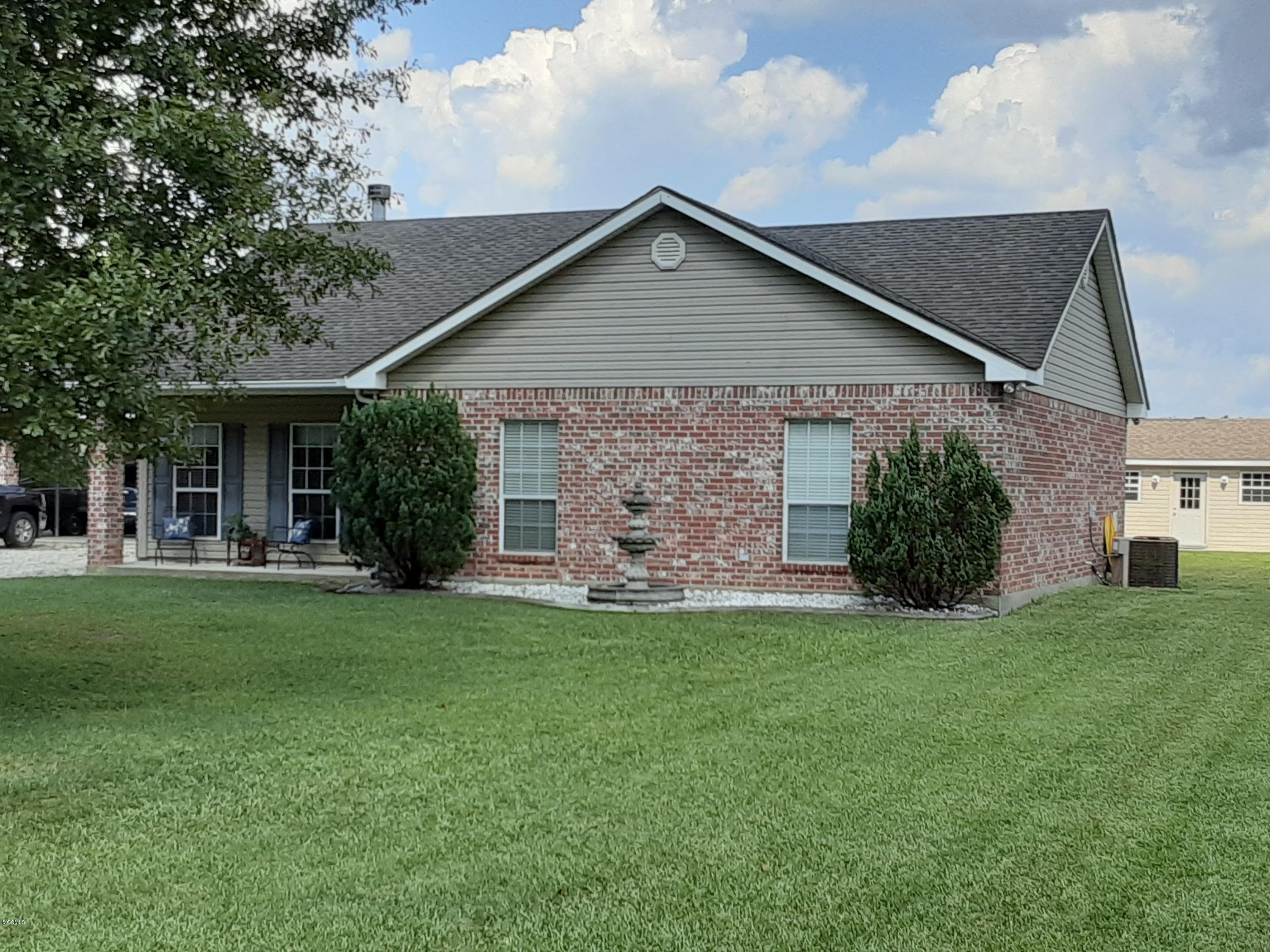 138 Matthews Road Carriere, MS 39426 - Photo 1 of 46 20200809_153818
