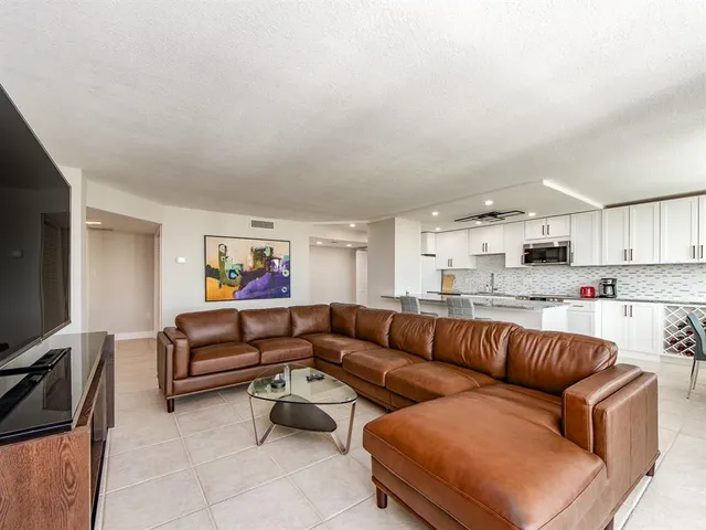 $3,250 | 660 Island Way, Unit 901, Clearwater Beach, FL 33767