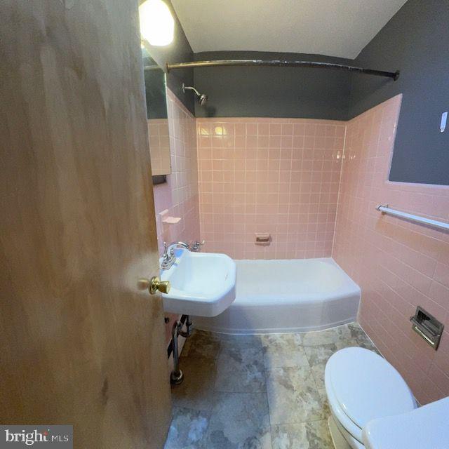 203 Robbins Street Philadelphia, PA 19111 - Photo 17 of 31 a bathroom with a sink and a mirror