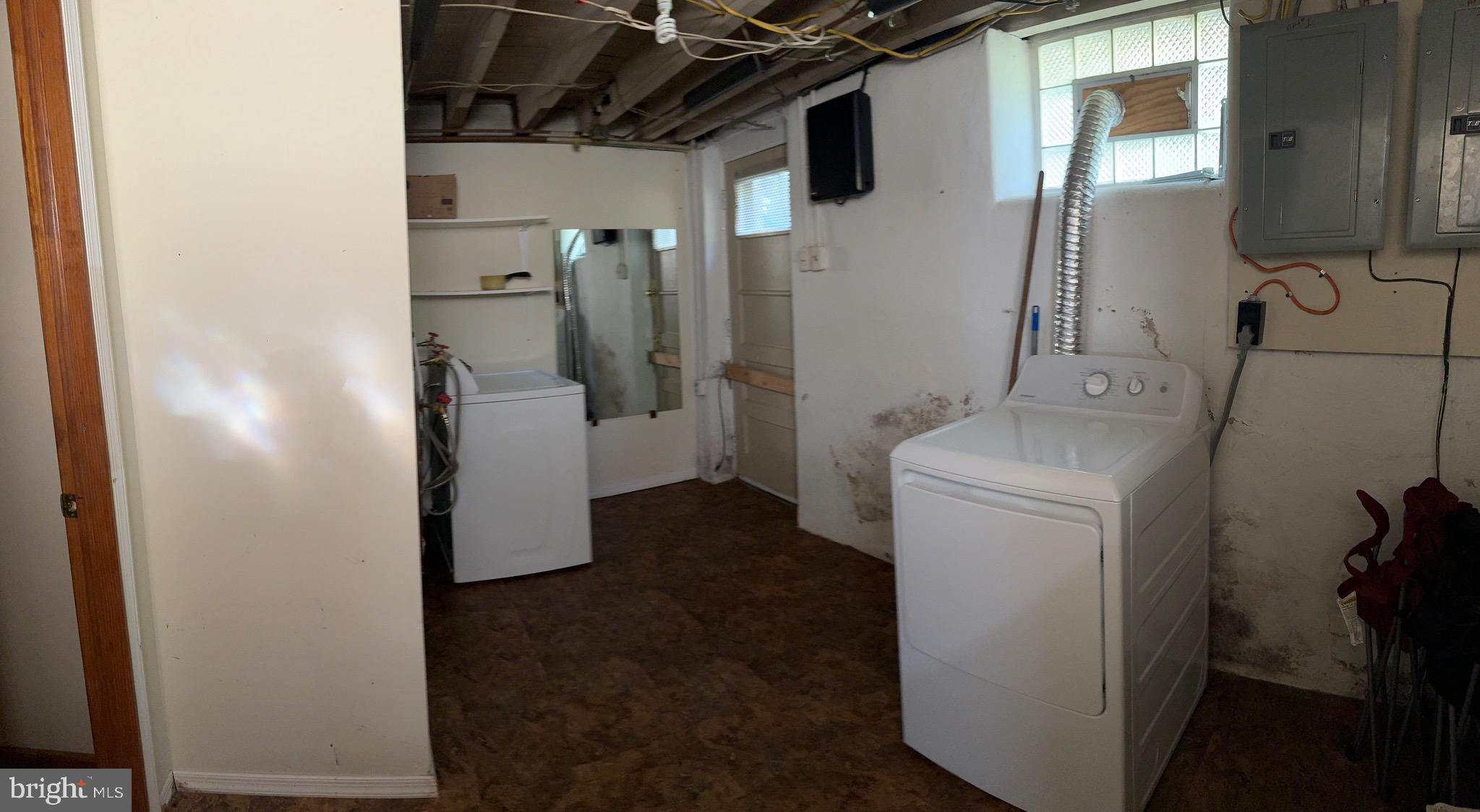 203 Robbins Street Philadelphia, PA 19111 - Photo 31 of 31 a utility room with dryer and washer