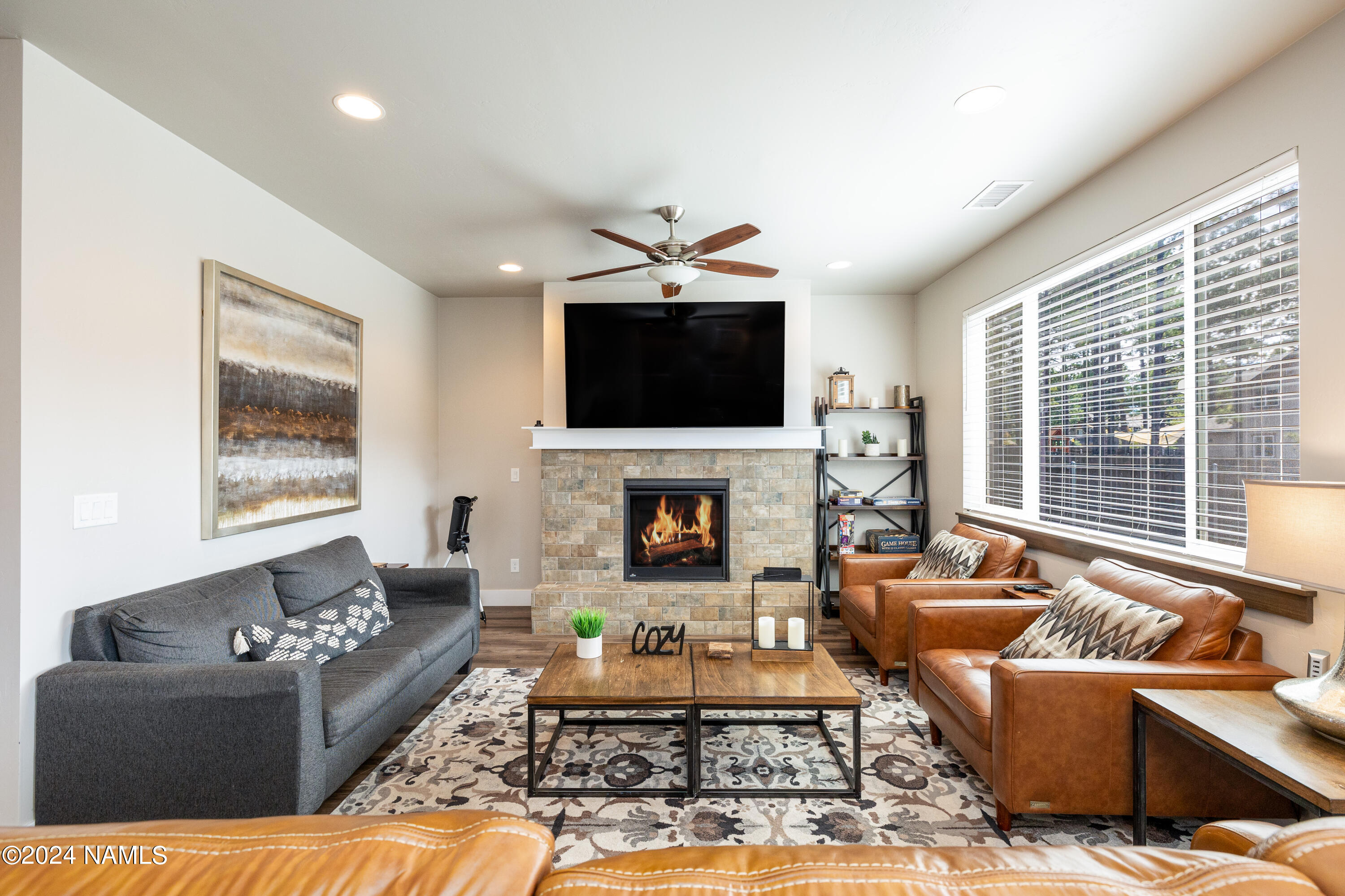 2837 West Hare Drive Flagstaff, AZ 86001 - Photo 5 of 27 Living room