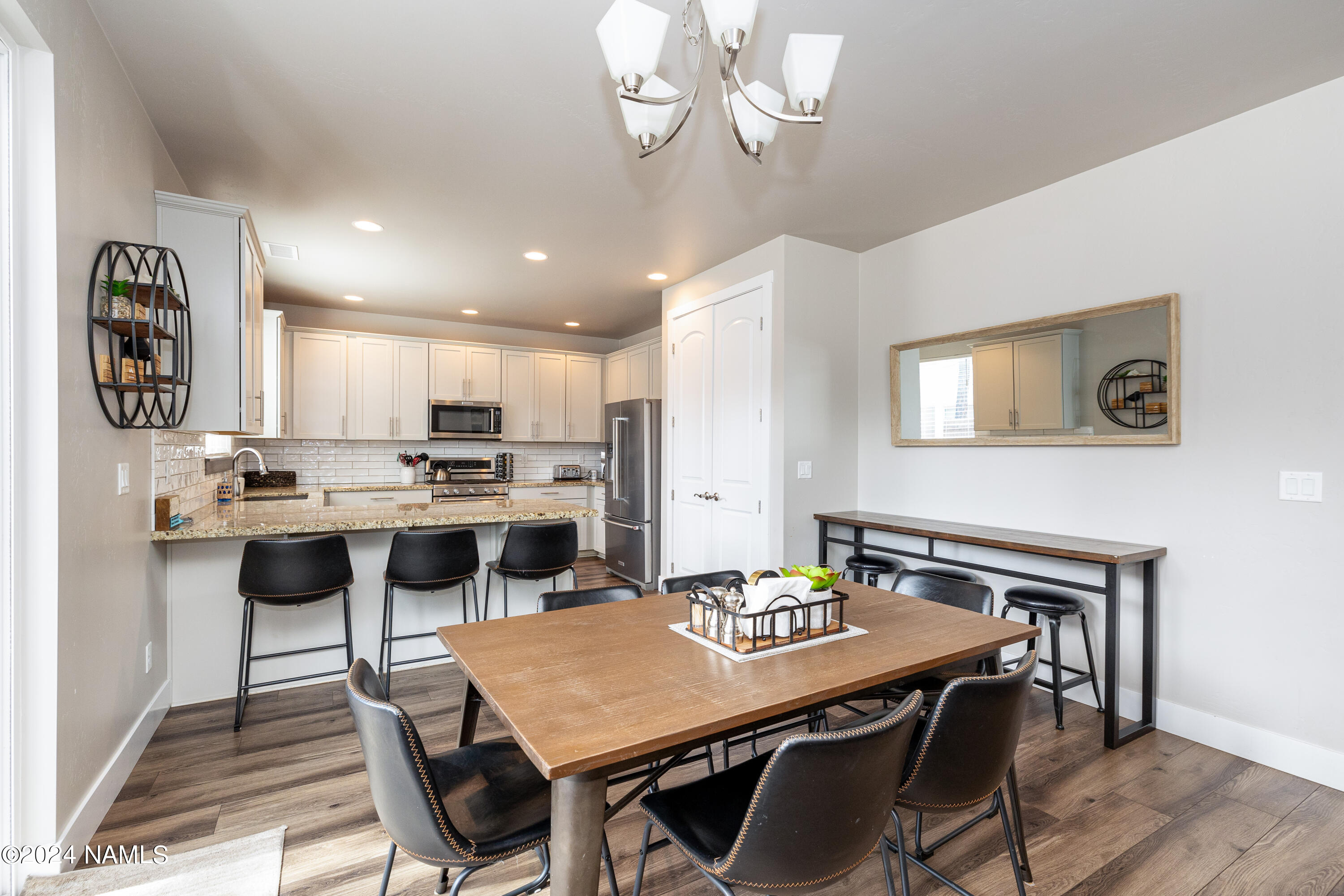 2837 West Hare Drive Flagstaff, AZ 86001 - Photo 6 of 27 Dining area