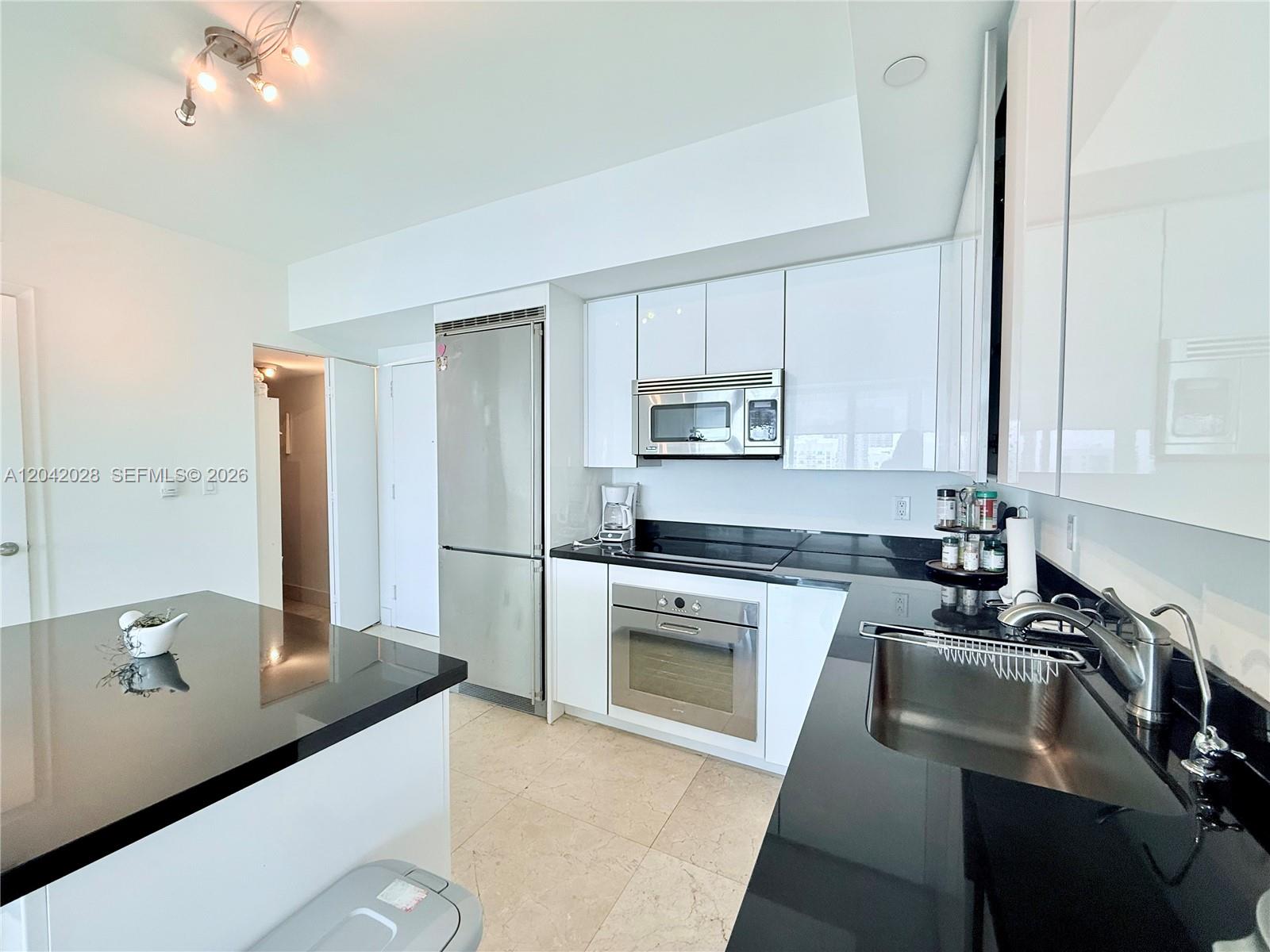 92 Southwest 3rd Street, Unit 4311 Miami, FL 33130 - Photo 10 of 54