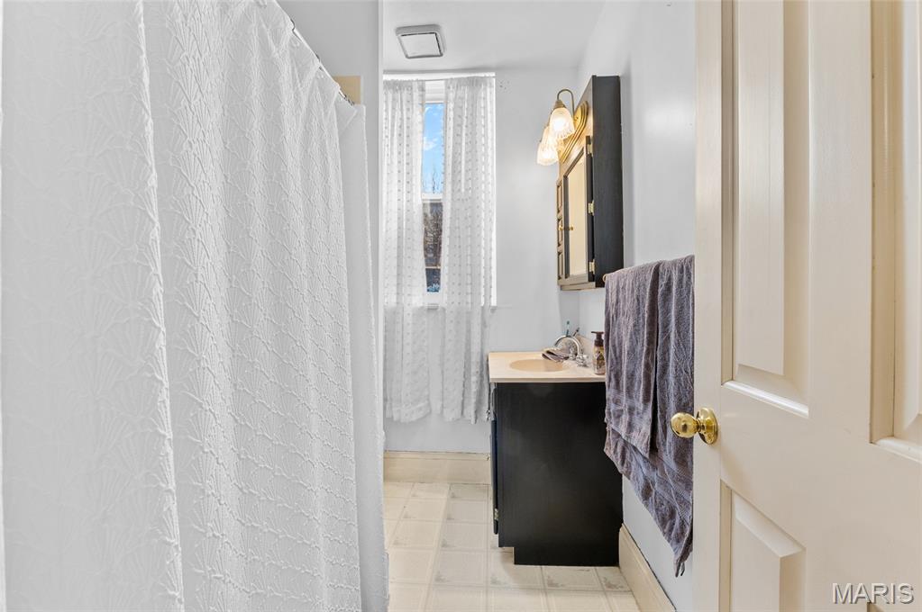 909 East Main Street Belleville, IL 62220 - Photo 16 of 33