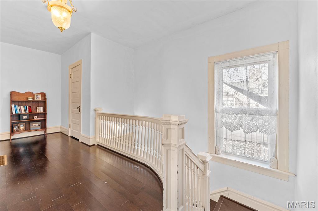 909 East Main Street Belleville, IL 62220 - Photo 17 of 33