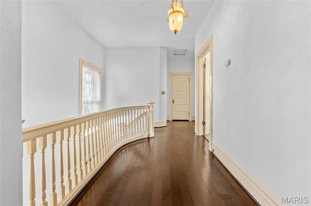 909 East Main Street Belleville, IL 62220 - Photo 18 of 33