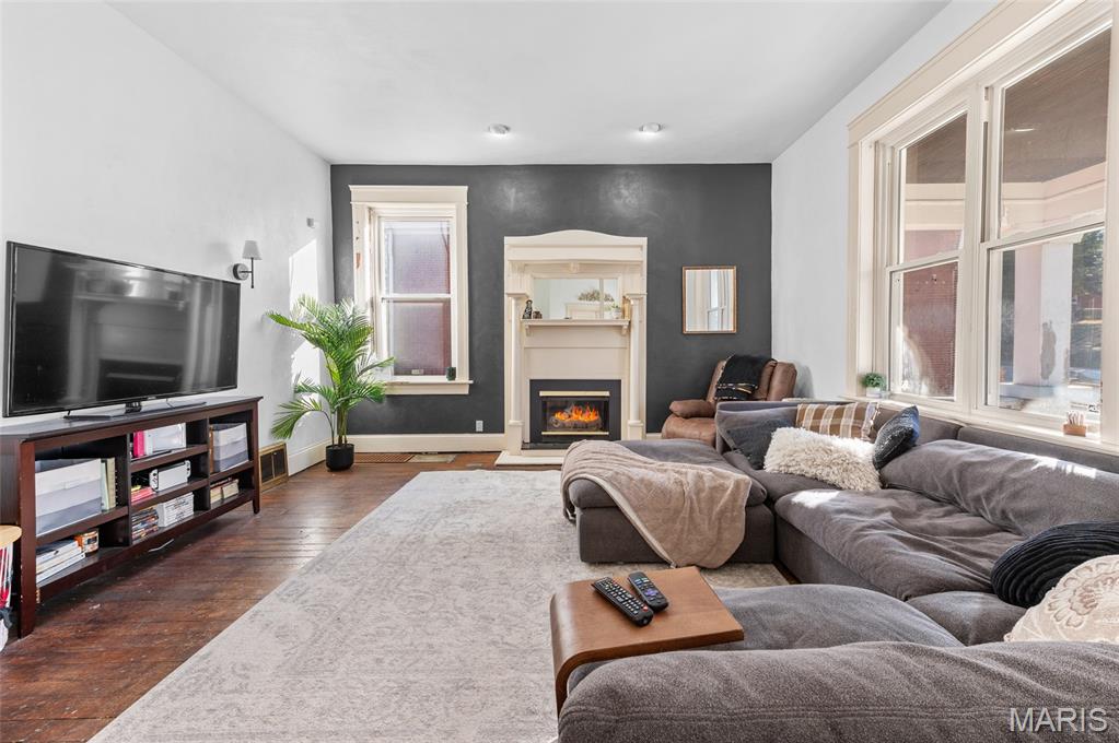 909 East Main Street Belleville, IL 62220 - Photo 6 of 33