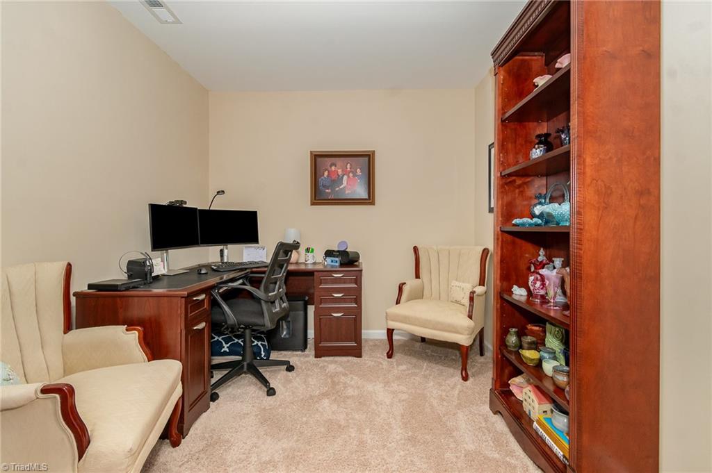 204 Summerwalk Road Greensboro, NC 27455 - Photo 18 of 29