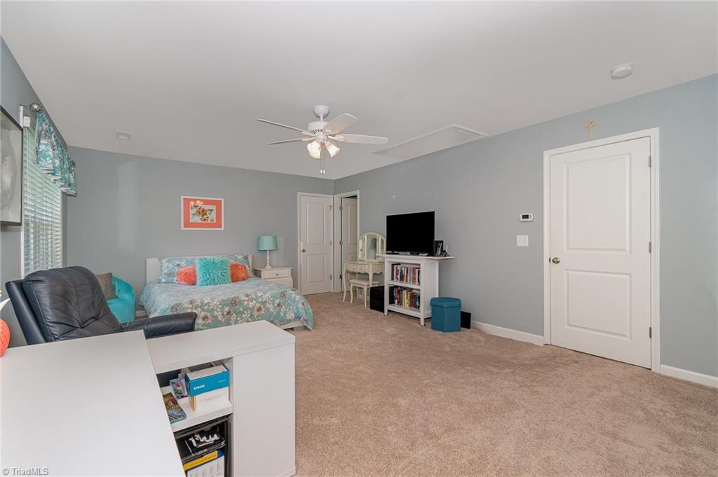 204 Summerwalk Road Greensboro, NC 27455 - Photo 20 of 29