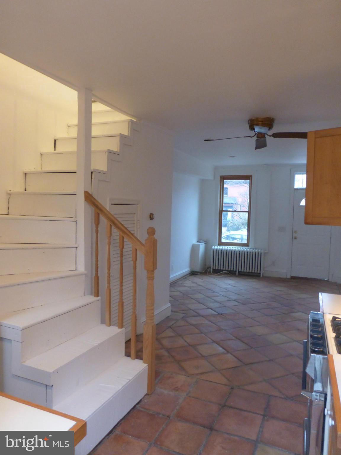 535 9th Street Northeast Washington, DC 20002 - Photo 4 of 8 Living Room