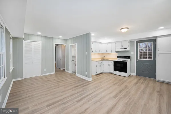 $2,200 | 223-225 Kings Highway East, Unit 3, Haddonfield, NJ 08033