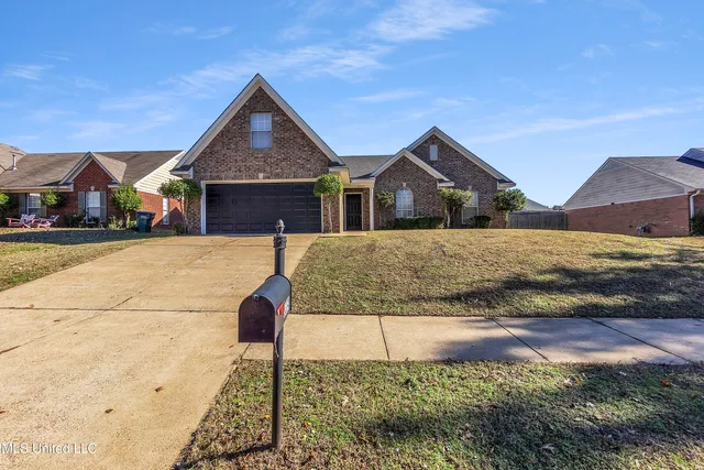 $319,500 | 8334 Manhatten Drive, Southaven, MS 38671